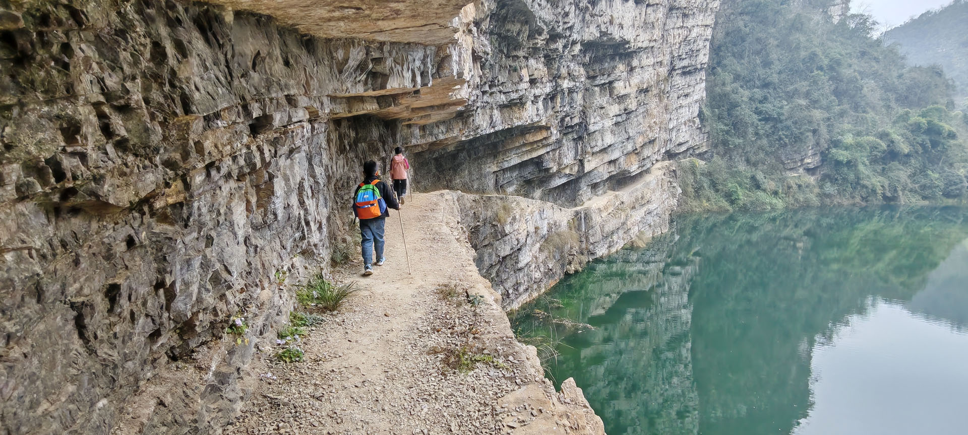 青龙峡 · 绝壁栈道